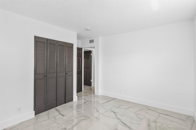 Foto del edificio - 241 SE 9th Ave