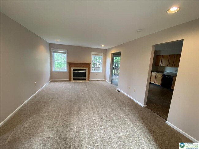 Foto del edificio - 207 Stephanie Dr