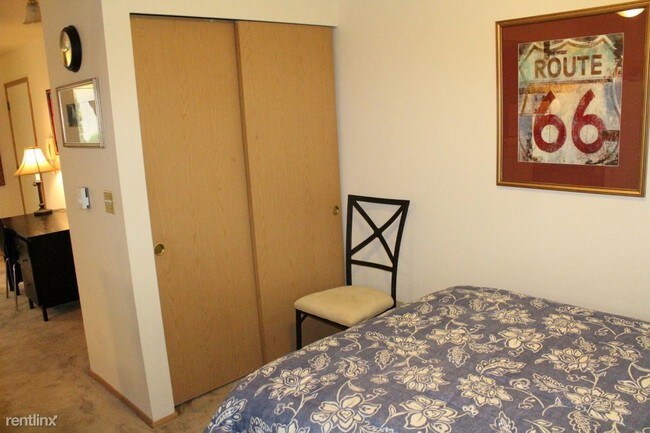 Building Photo - 709 N 95th St