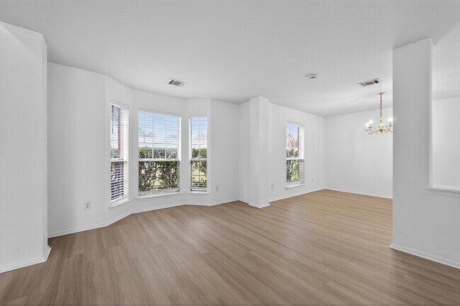 Building Photo - 2125 Elm Falls Pl