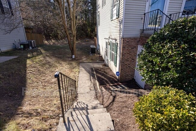 Building Photo - 16326 Taconic Cir