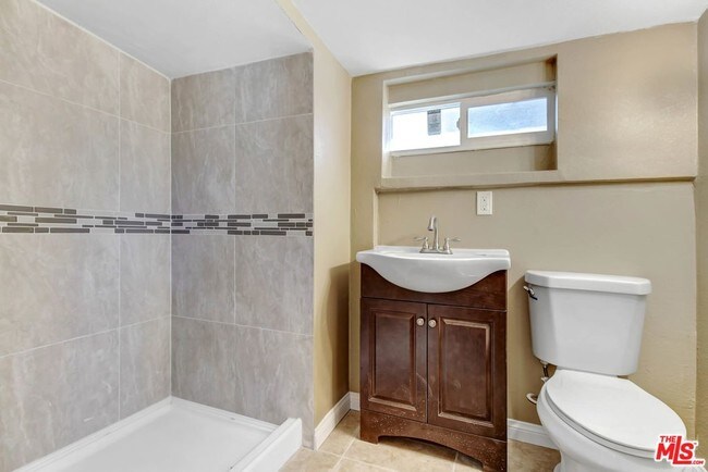 Foto del edificio - 3476 Kansas Ave