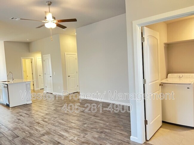 Foto del edificio - 2617 NW 199th St