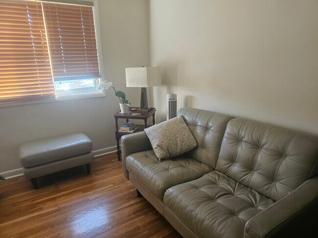 Foto del edificio - 11503 Amherst Ave