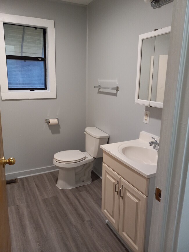 Foto del edificio - 208 W Davidson Ave