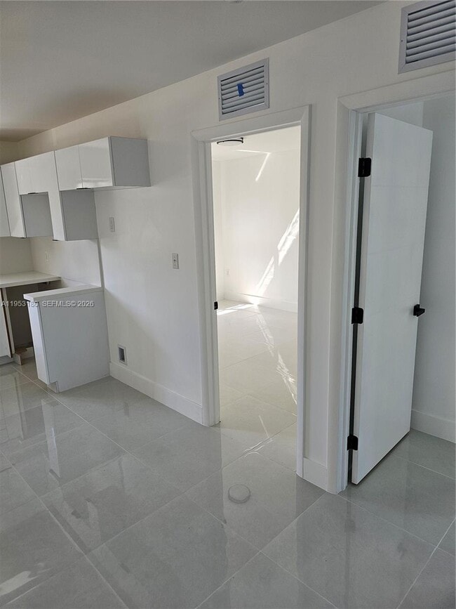 Foto del edificio - 1749 NW 69th St