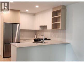 Building Photo - 723 Grover Ave