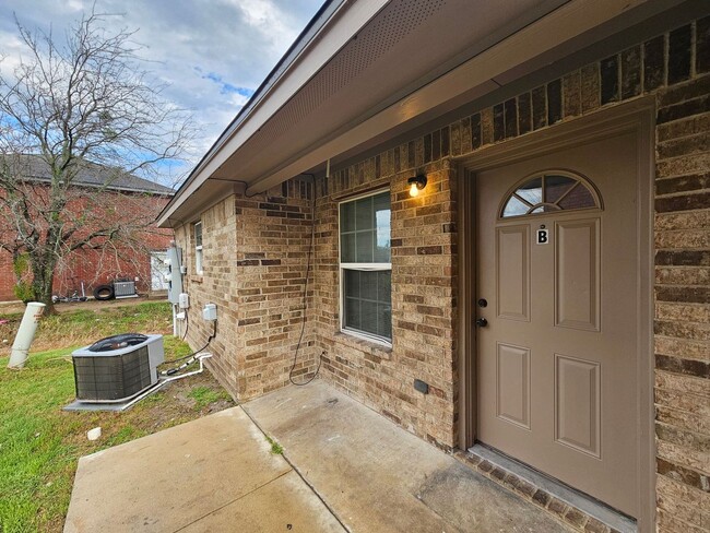 Foto del edificio - NEW IN MANAGEMENT - COMING SOON!