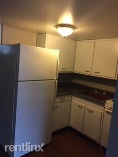Building Photo - 1 br, 1 bath Apartment - 6 Chalon Ln 4 Unit 4