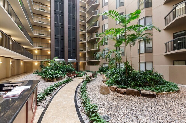 Foto del edificio - 661 Bering Dr