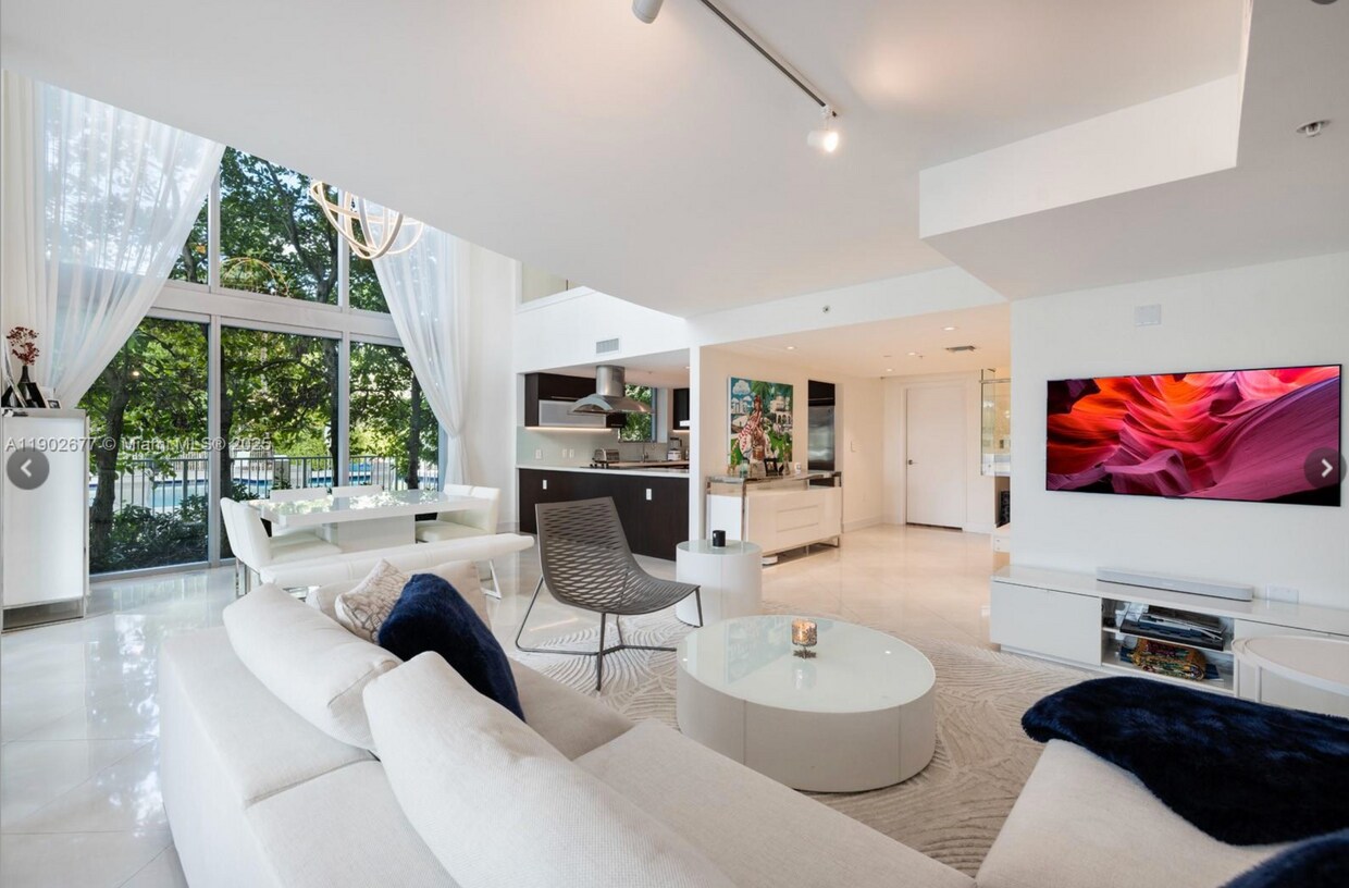 Foto principal - 7928 East Dr