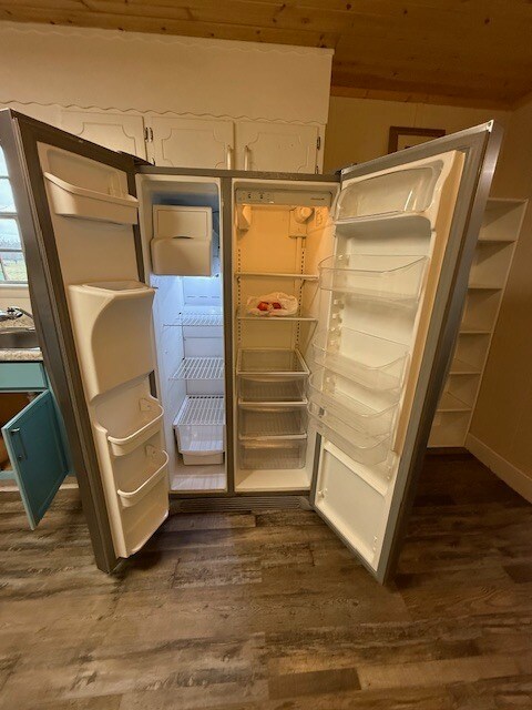 Building Photo - 545 Clements Rd SW