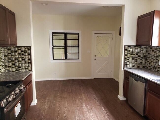Foto del edificio - 3 Bedroom 2 bathroom Family Home