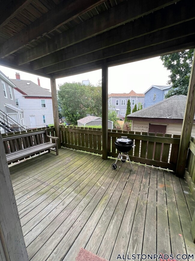 Building Photo - 4 Adella Pl