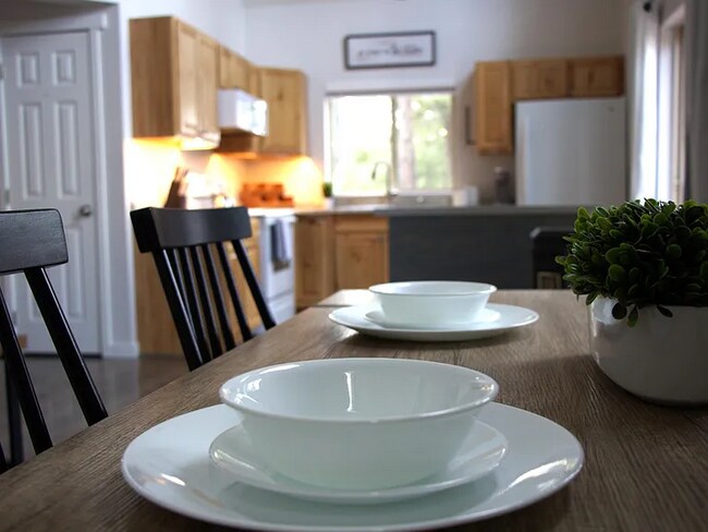 Foto del edificio - 230 Tamarack Woods Dr