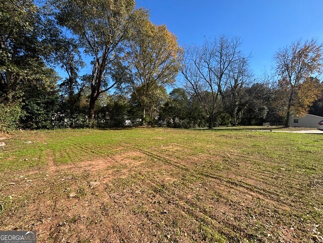 Foto del edificio - 1015 Highland Ave