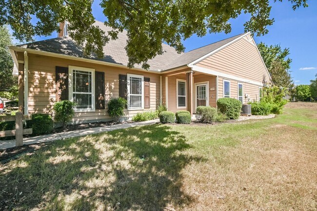 Building Photo - 111 Nassau Cir
