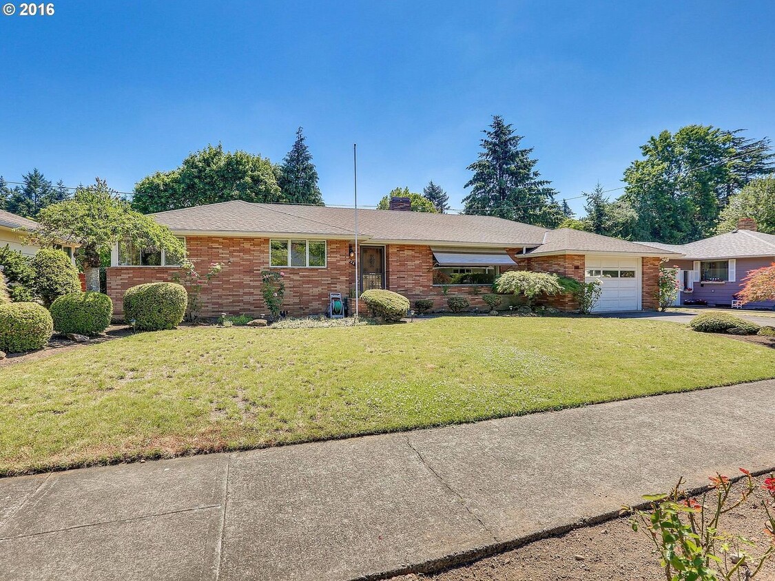 Foto principal - Great 3br/1.5ba home in Northeast Portland