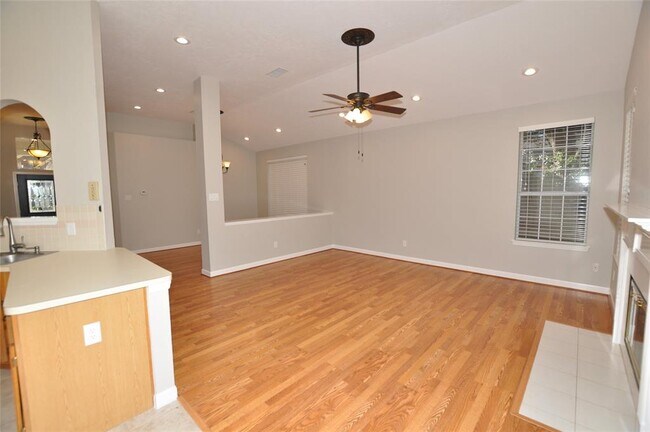 Foto del edificio - 3411 Kings Mountain Dr