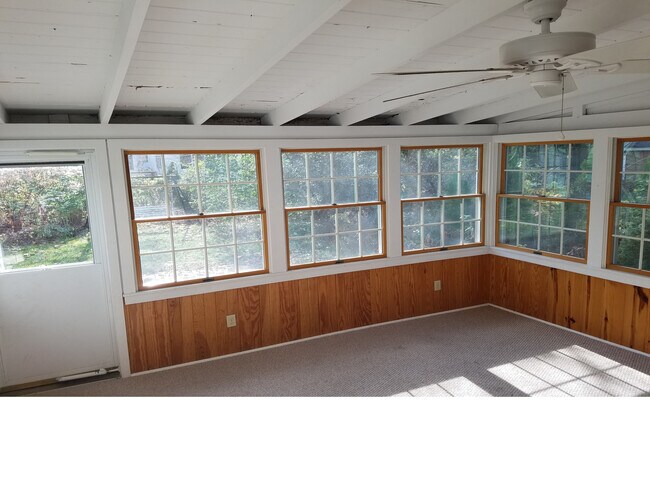 Building Photo - 207 W Vermont Ave