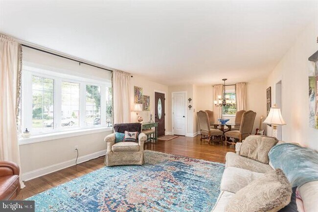 Foto del edificio - 523 Wayne Ave