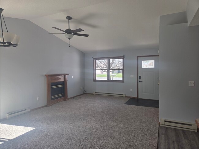 Building Photo - 1274 Circle Pine Dr