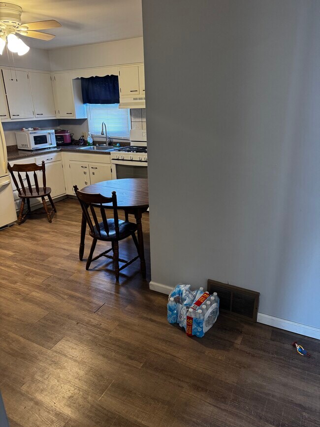 Foto del edificio - 1873 Middle Bellville Rd