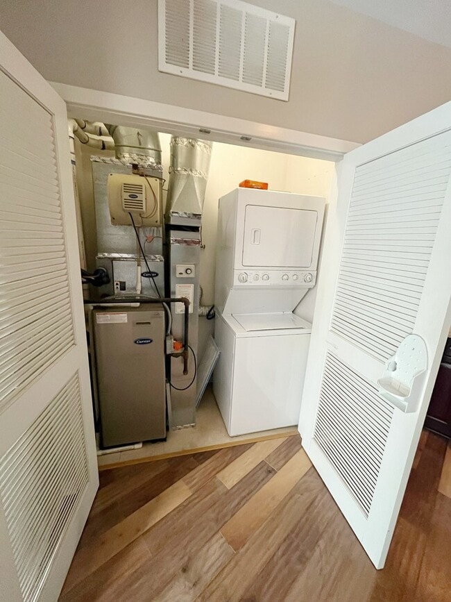 Foto del edificio - 1075 W Roosevelt Rd