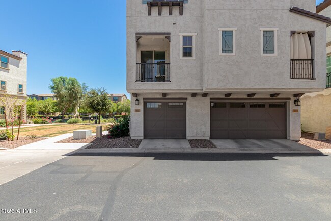 Building Photo - 1697 E Hampton Ln