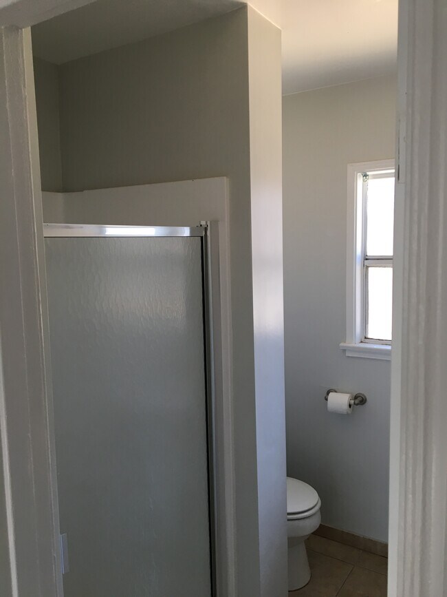 Foto del edificio - 10115 Haines Canyon Ave