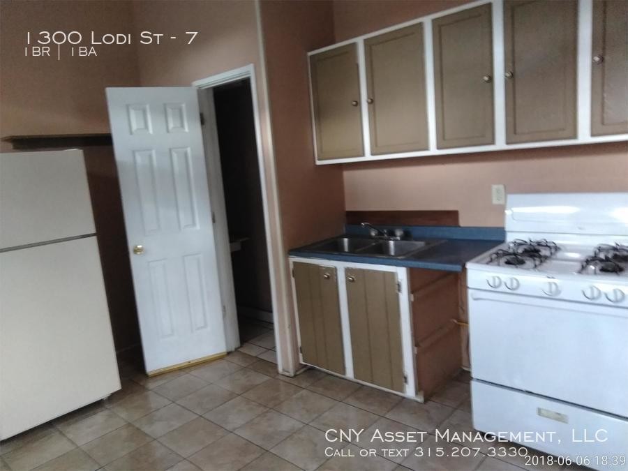 Primary Photo - 1300 Lodi St