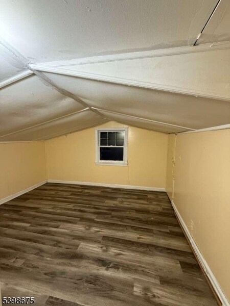 Foto del edificio - 579 Leo St