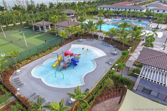 Foto del edificio - 7865 NW 104th Ave