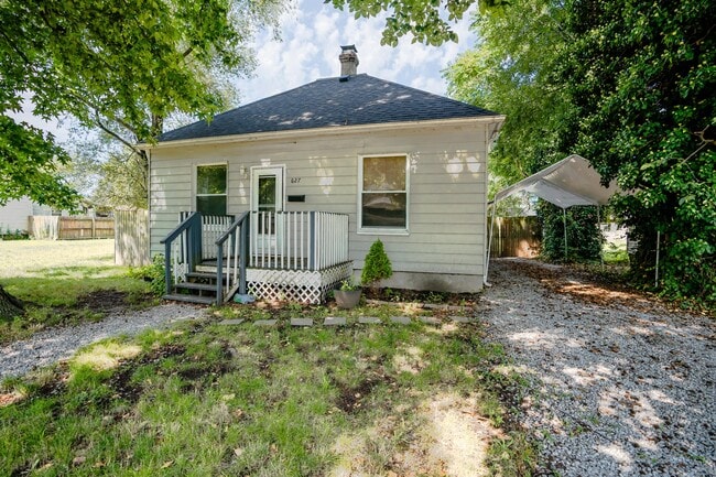 Photo - 627 Monroe St House