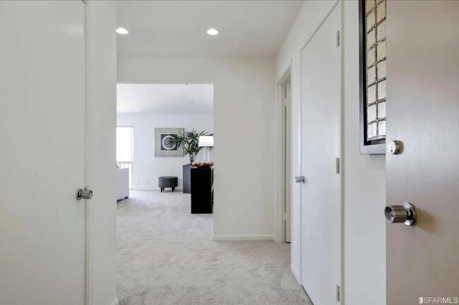 Building Photo - 265 Vallejo Ct