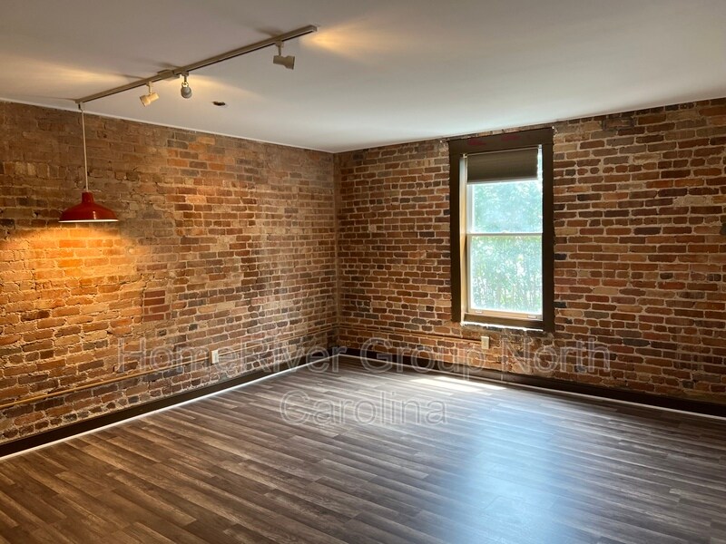 801 W McGee St Unit 23, Greensboro, NC 27401 Condo for Rent in