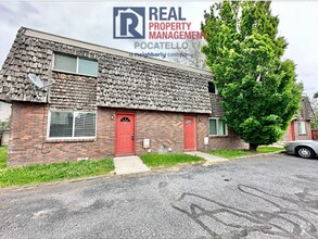 Building Photo - 230 W Chubbuck Rd