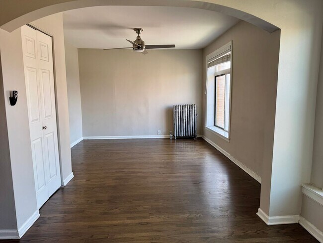 Foto del edificio - Bright & Spacious Logan Square Studio