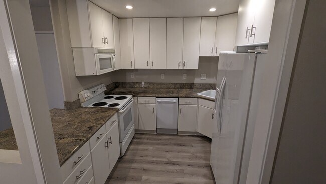 Kitchen - 2939 Cowley Way
