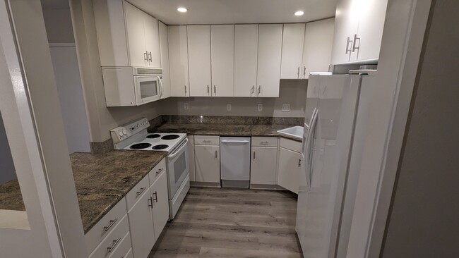 Kitchen - 2939 Cowley Way