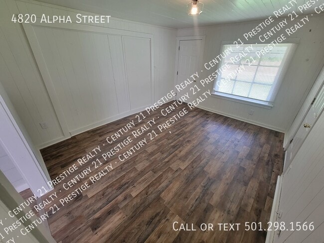 Building Photo - 4820 Alpha St