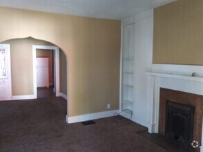 Building Photo - 208 W College St