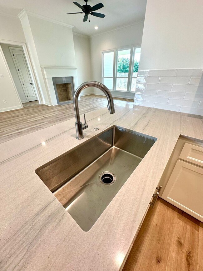 Building Photo - 37342 Tilburg Pass