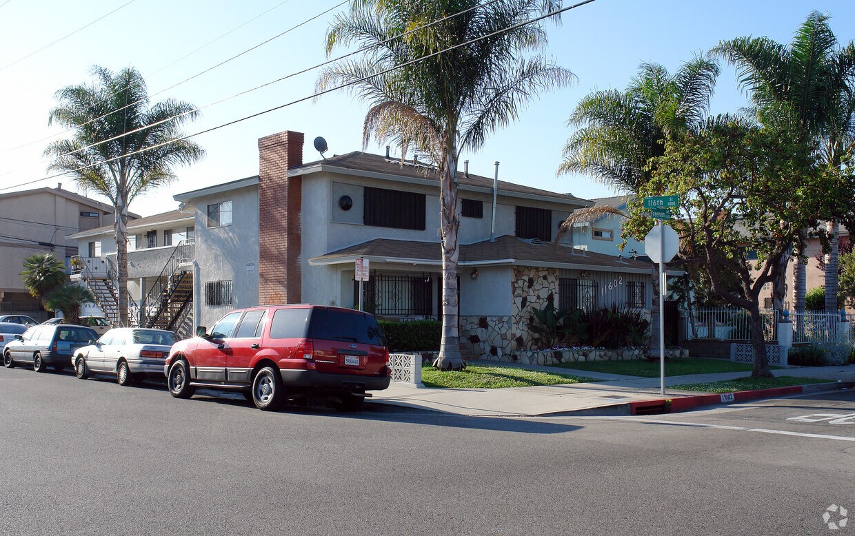 11602 Freeman Ave, Hawthorne, CA 90250 Apartments in Hawthorne, CA