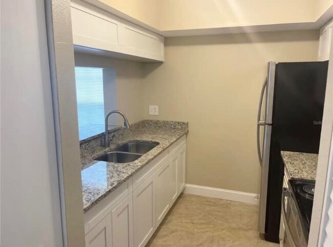 Foto del edificio - 7126 E Bank Dr