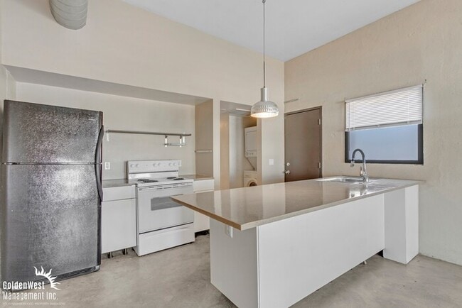 Photo - Charming 1Bdm 1Ba Unit in the Heart of Pho... House