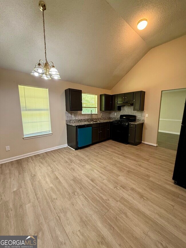 Building Photo - 5237 Round Table Dr