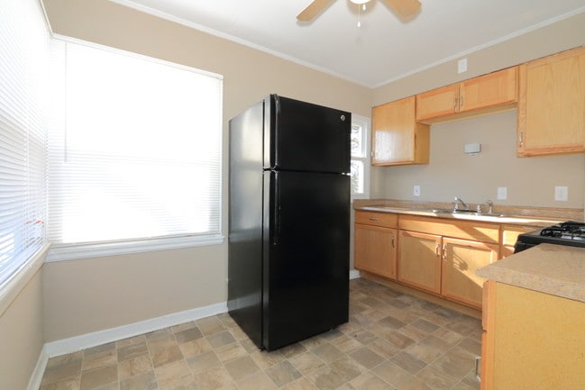 Building Photo - 7220 Teal Ave