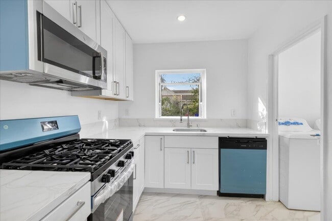 Foto del edificio - 4859 W 12th St