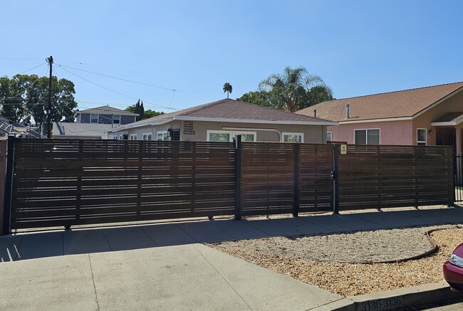 Building Photo - 3136 Casitas Ave
